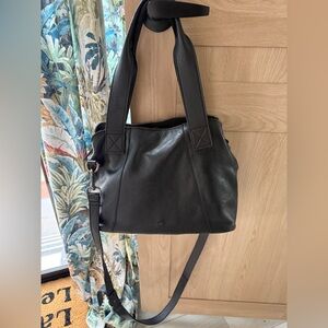 Vilenca Holland Black leather purse